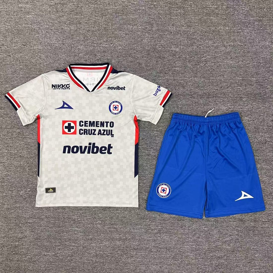 Cruz azul visitante 2025-2026
