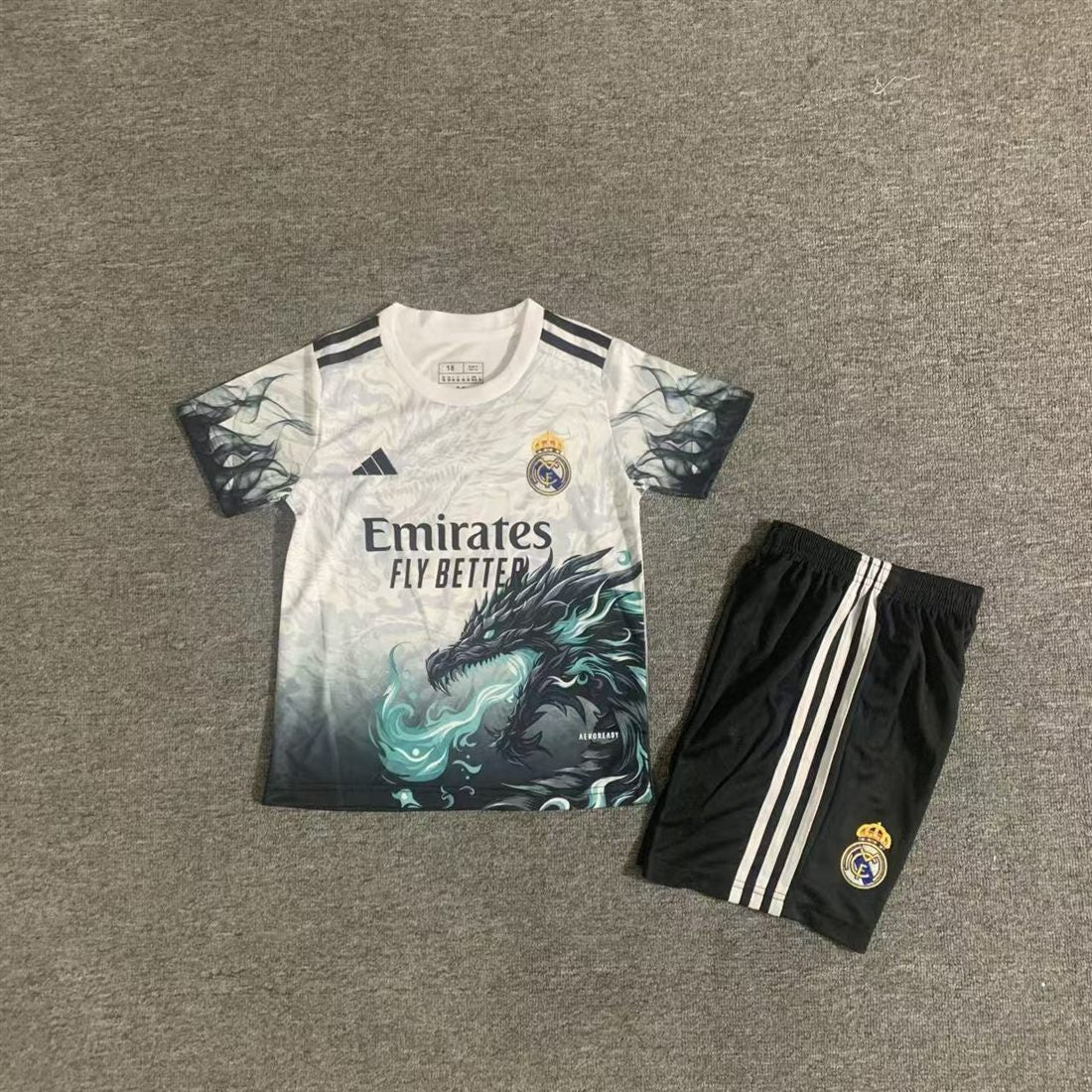 Real Madrid Dragón turquesa